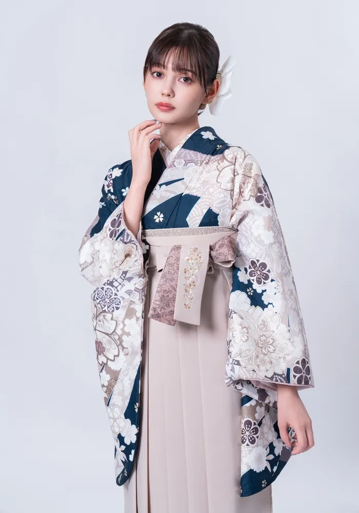 【着物】紺地サクラスパークル