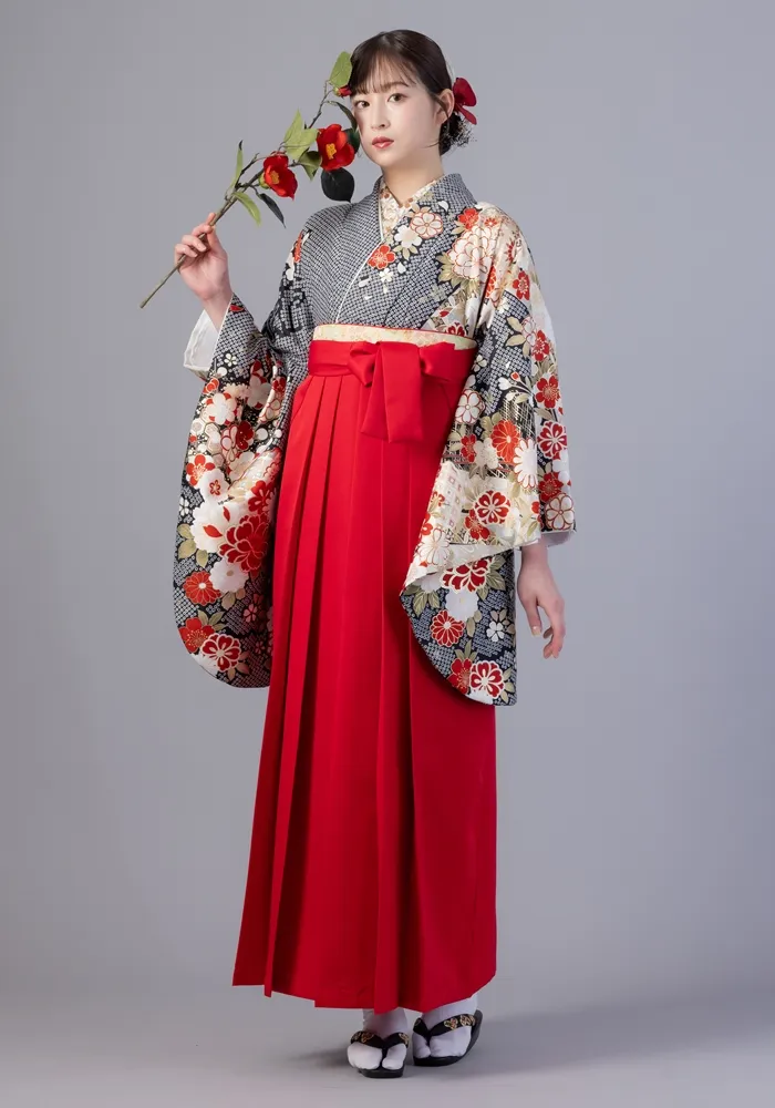 【着物】黒絞り花づくし+【袴】赤