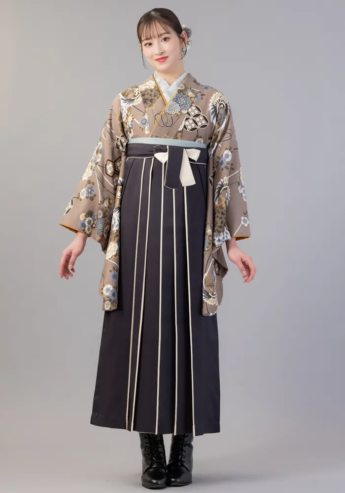 卒業式袴レンタルで人気｜【着物】チャコール和花ブーケ+【袴】ｸﾛｸﾘｰﾑﾗｲﾝ