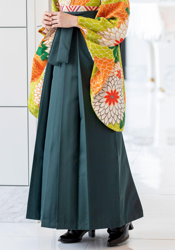 卒業式の袴レンタルで人気のアヤカ・ウィルソンの古典袴