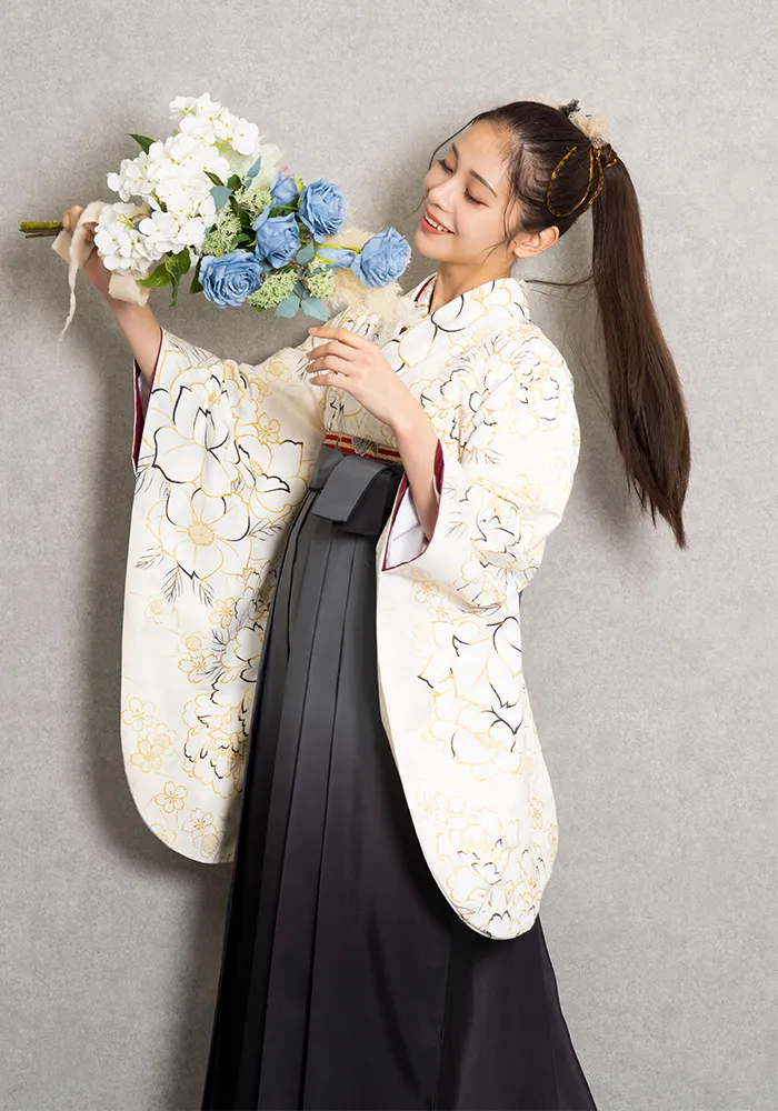 卒業式袴宅配ネットレンタル【着物】オフホワイト 椿とシャクヤク