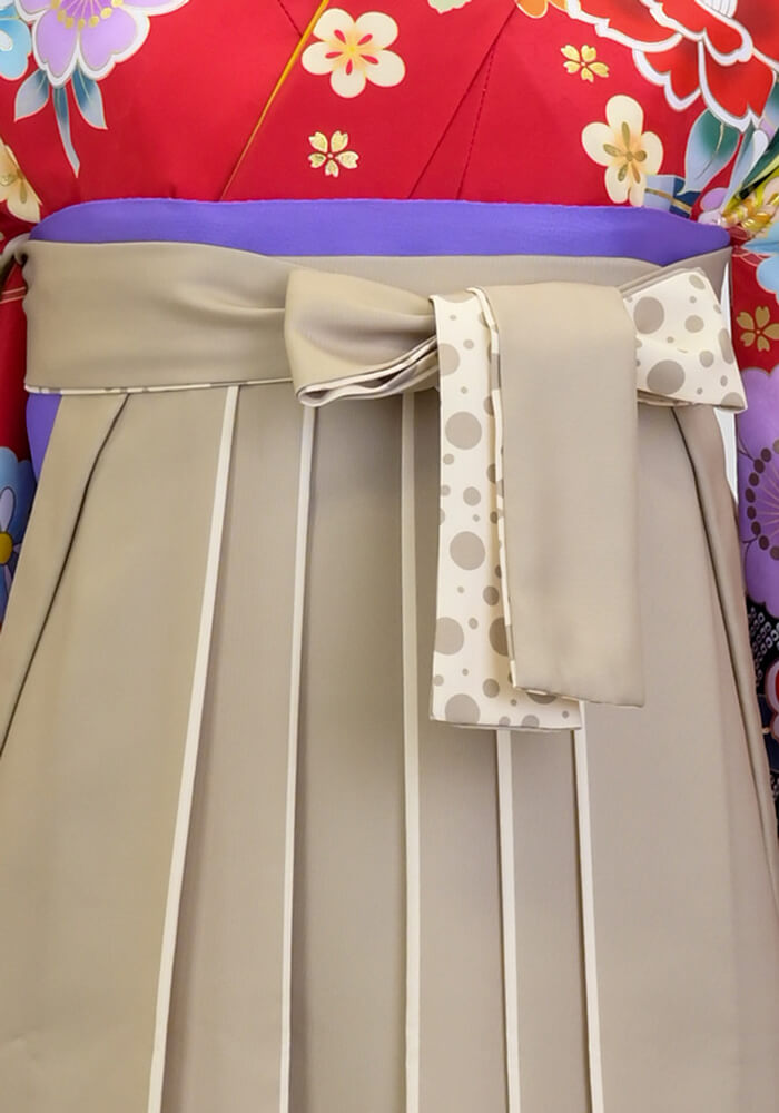 【卒業式袴レンタル/コーデ/通販レンタル】かわいい古典レトロ(オシャレ)　赤/ベージュ　BBB472_BLD927