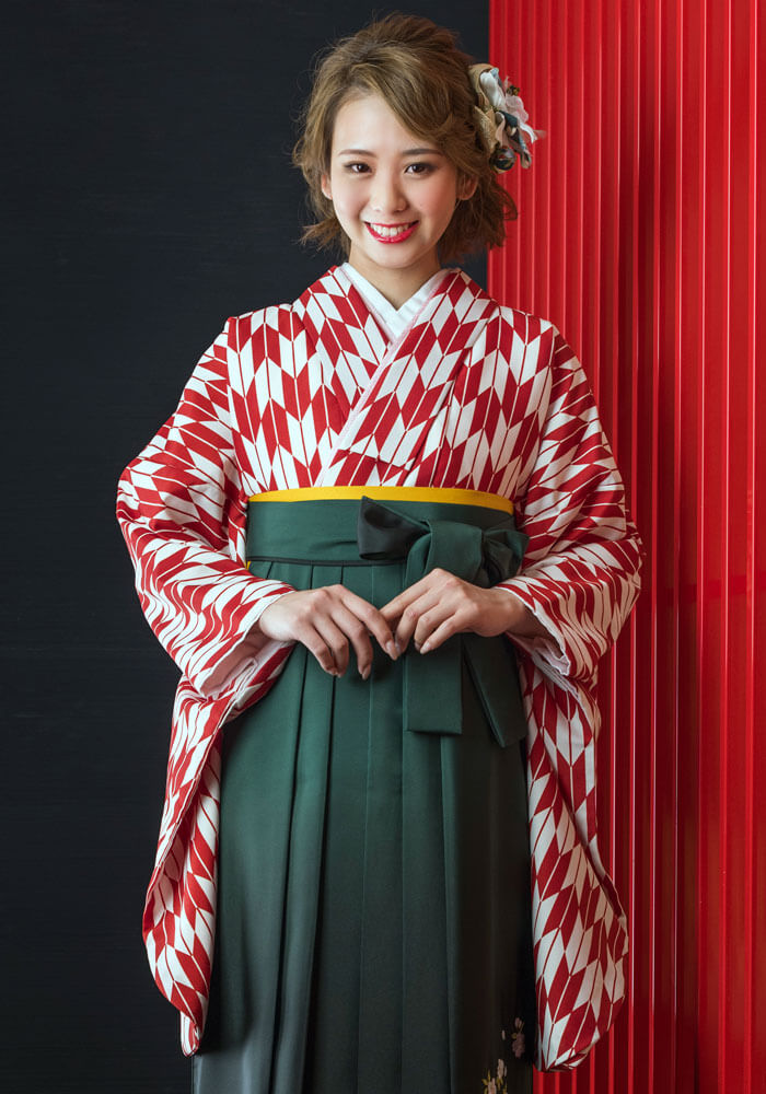 大正ロマンな雰囲気になる卒業式の着物