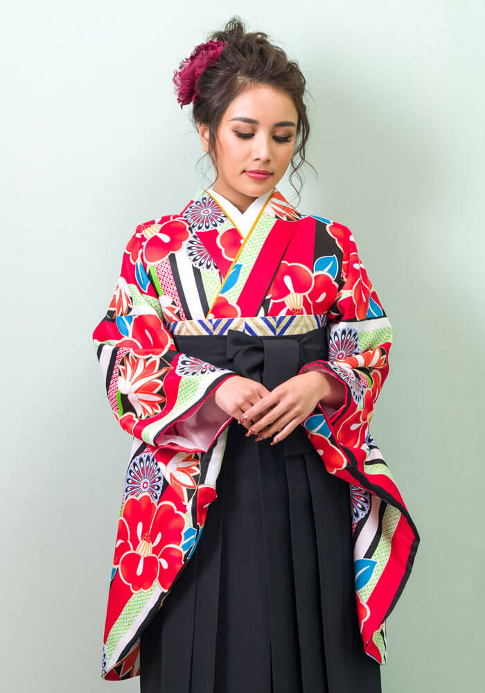 赤い着物で卒業式を魅力的に迎えたい