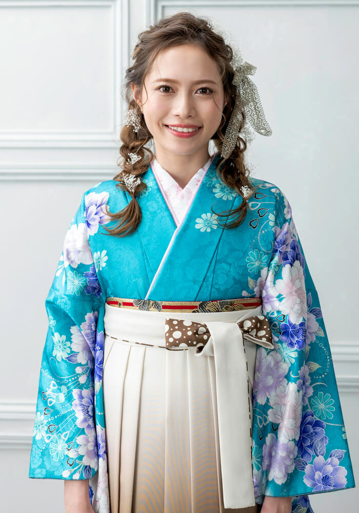 着物】エメラルドグリーンに洋花+【袴】チャイロクリームボカシ
