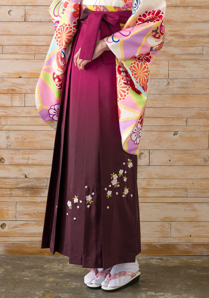 可愛いグラデーションのピンク袴をネットレンタルで