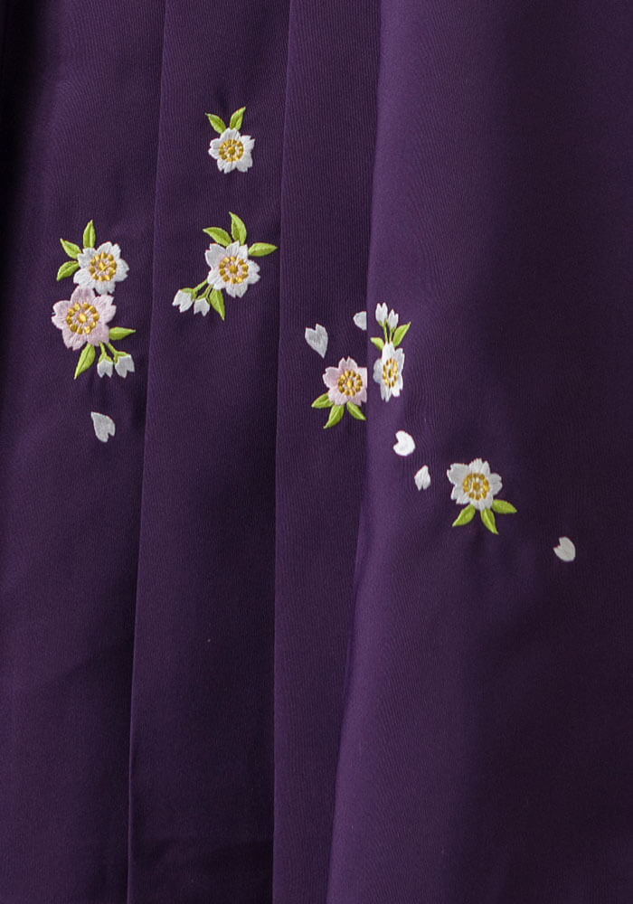 宅配レンタルで人気の桜の刺繍入りです